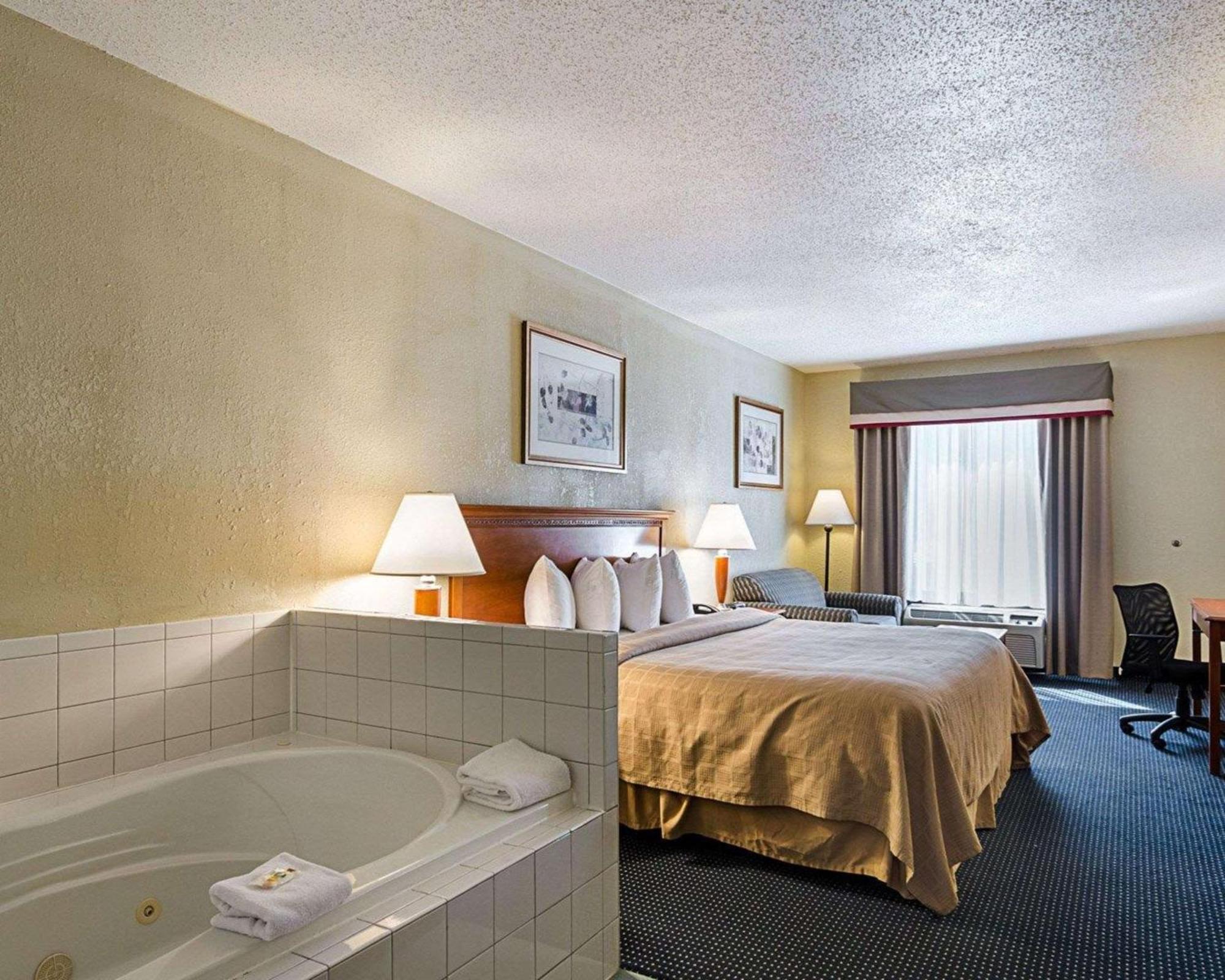 Quality Inn Troutville - Roanoke North Ngoại thất bức ảnh