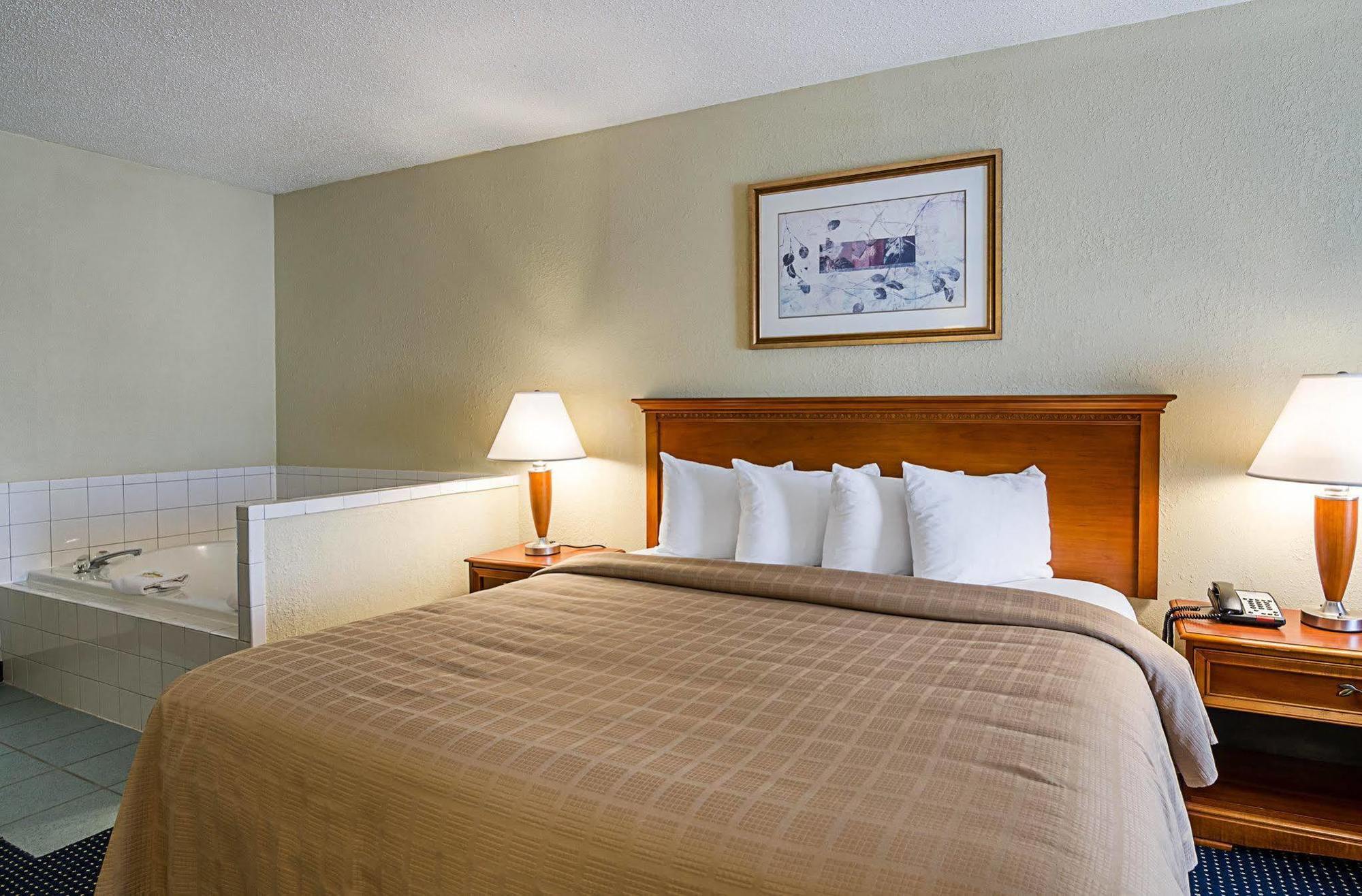 Quality Inn Troutville - Roanoke North Ngoại thất bức ảnh